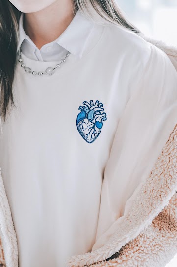 心藏刺繡衞衣
